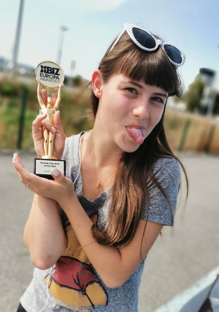 Luna Rival de gagner un Prix lors de la Xbiz Europe Award en 2019!